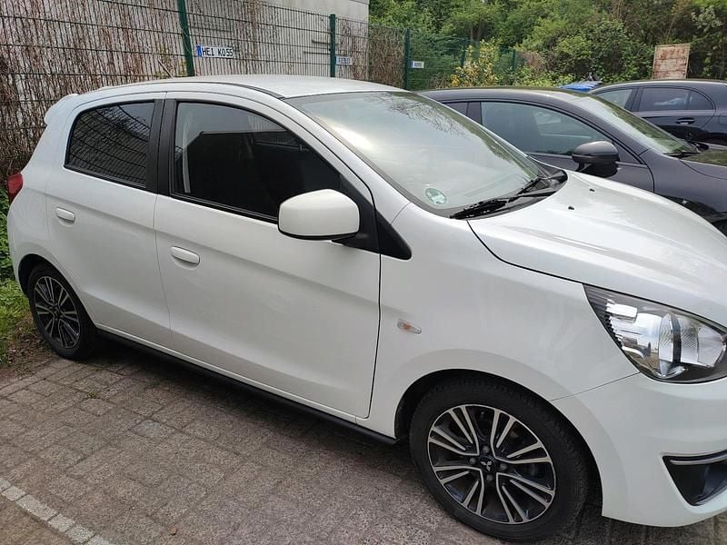 Weiß Gebraucht 2018 Mitsubishi Space Star Kleinwagen | 5.500 € (Guter Preis) - Bild 1/4