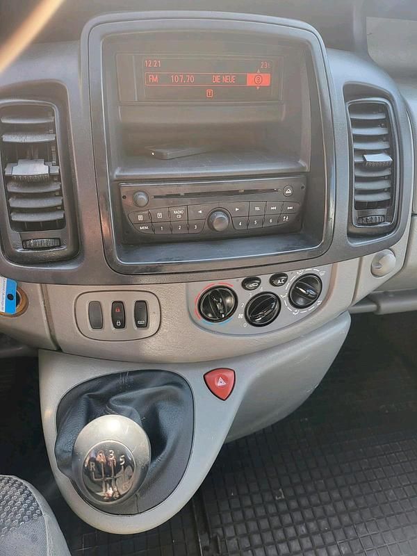 Gebraucht Opel Vivaro 90 PS (66 kW) 2014 Weiß Van / Kleinbus