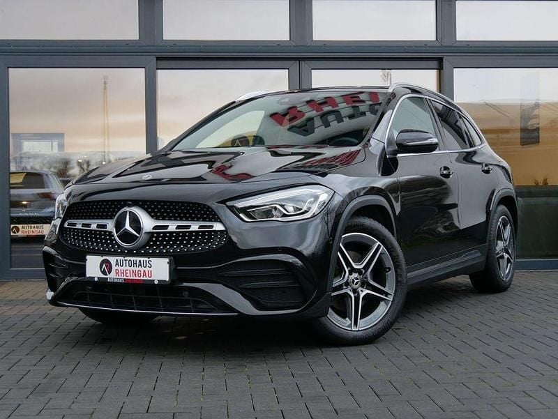 Schwarz Gebraucht 2020 Mercedes GLA250 AMG line SUV | 30.400 € (Guter Preis) - Bild 1/4