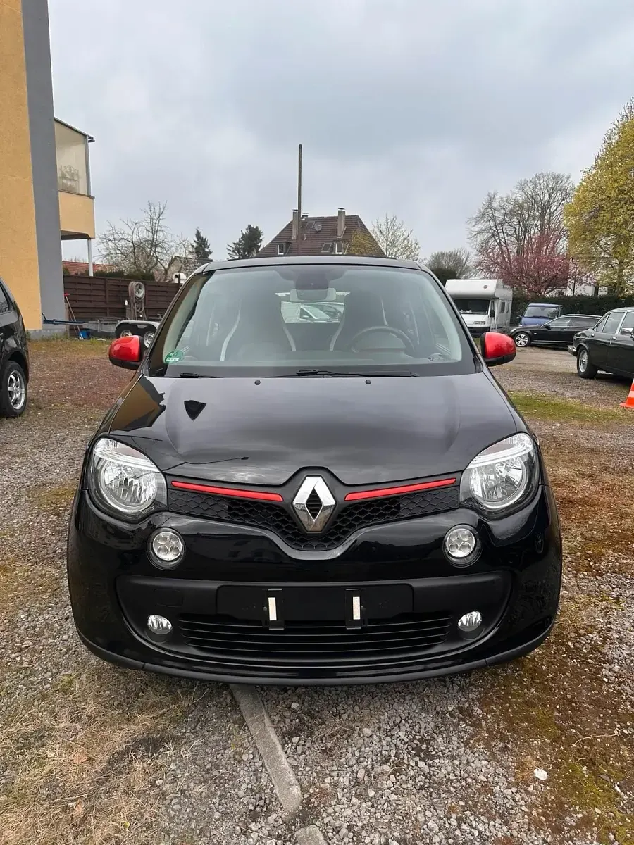 Używany Renault Twingo Luxe 90 KM (66 kW) 2015 Czarny Hatchback