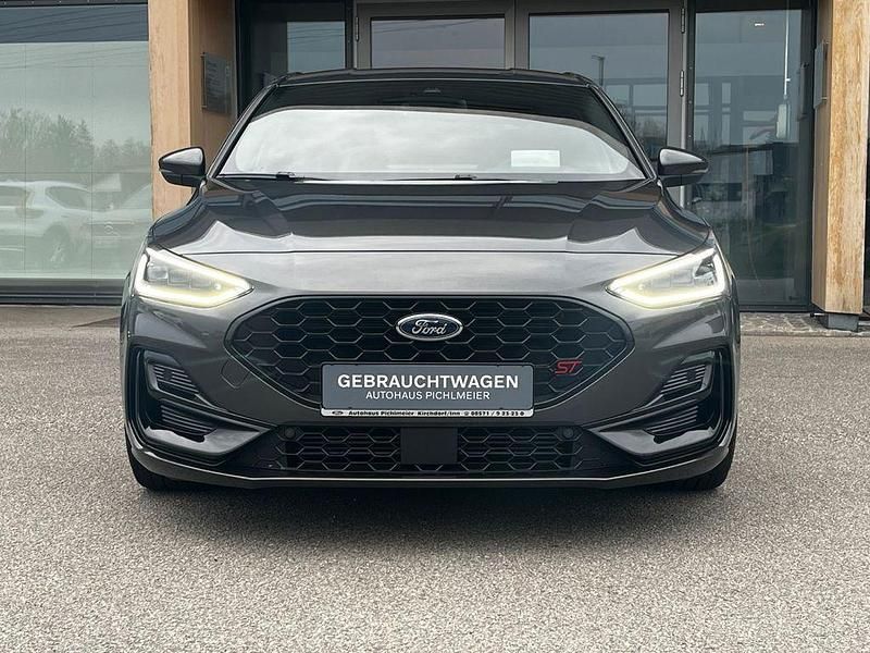 Używany Ford Focus ST 280 KM (205 kW) 2022 Szary Sedan/Limuzyna