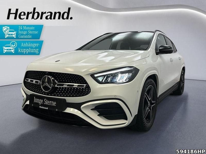 Unilack polarweiß Gebraucht 2024 Mercedes GLA180 AMG SUV | 39.990 € (Fairer Preis) - Bild 1/4