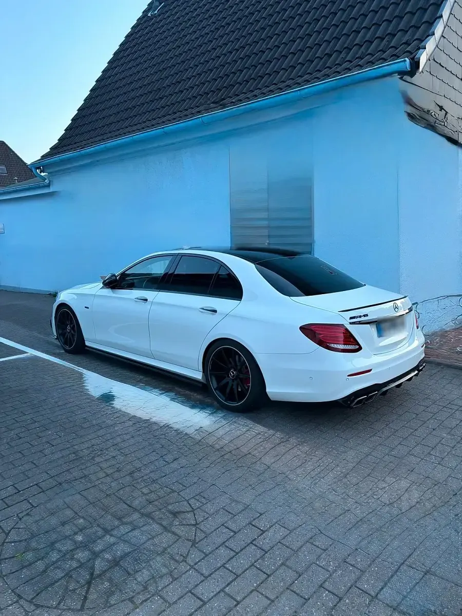 Gebraucht Mercedes E350 300 PS (220 kW) 2018 Weiß Limousine
