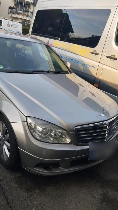 Grau Gebraucht 2008 Mercedes C220 Limousine | 4.750 € - Bild 1/4