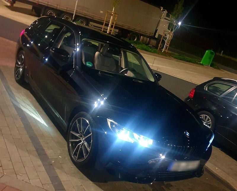 Gebraucht BMW 320 190 PS (139 kW) 2022 Schwarz Kombi