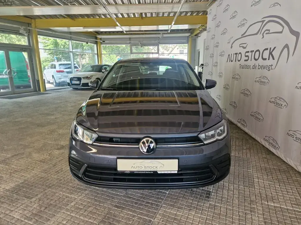 Gebraucht VW Polo Life 95 PS (69 kW) 2023 Rauchgrau met. Kleinwagen