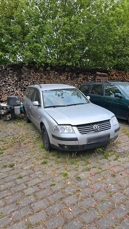 Silber Gebraucht 2003 VW Passat Kombi | 650 € (Superpreis) - Bild 1/1