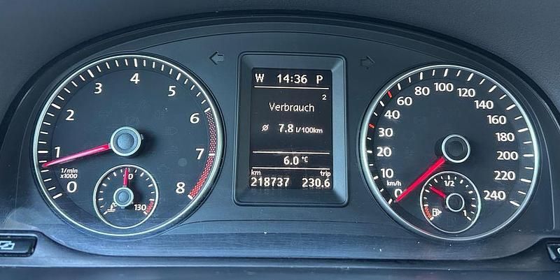 Gebraucht VW Touran Trendline 140 PS (102 kW) 2011 Grau Van / Kleinbus