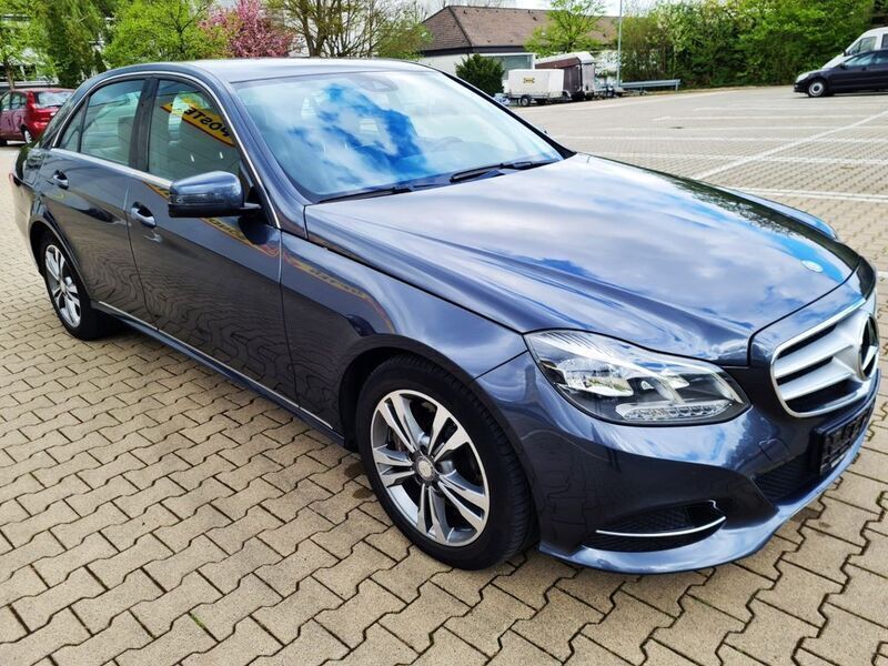 Grau Gebraucht 2014 Mercedes E400 Avantgarde Limousine | 15.400 € (Superpreis) - Bild 1/4