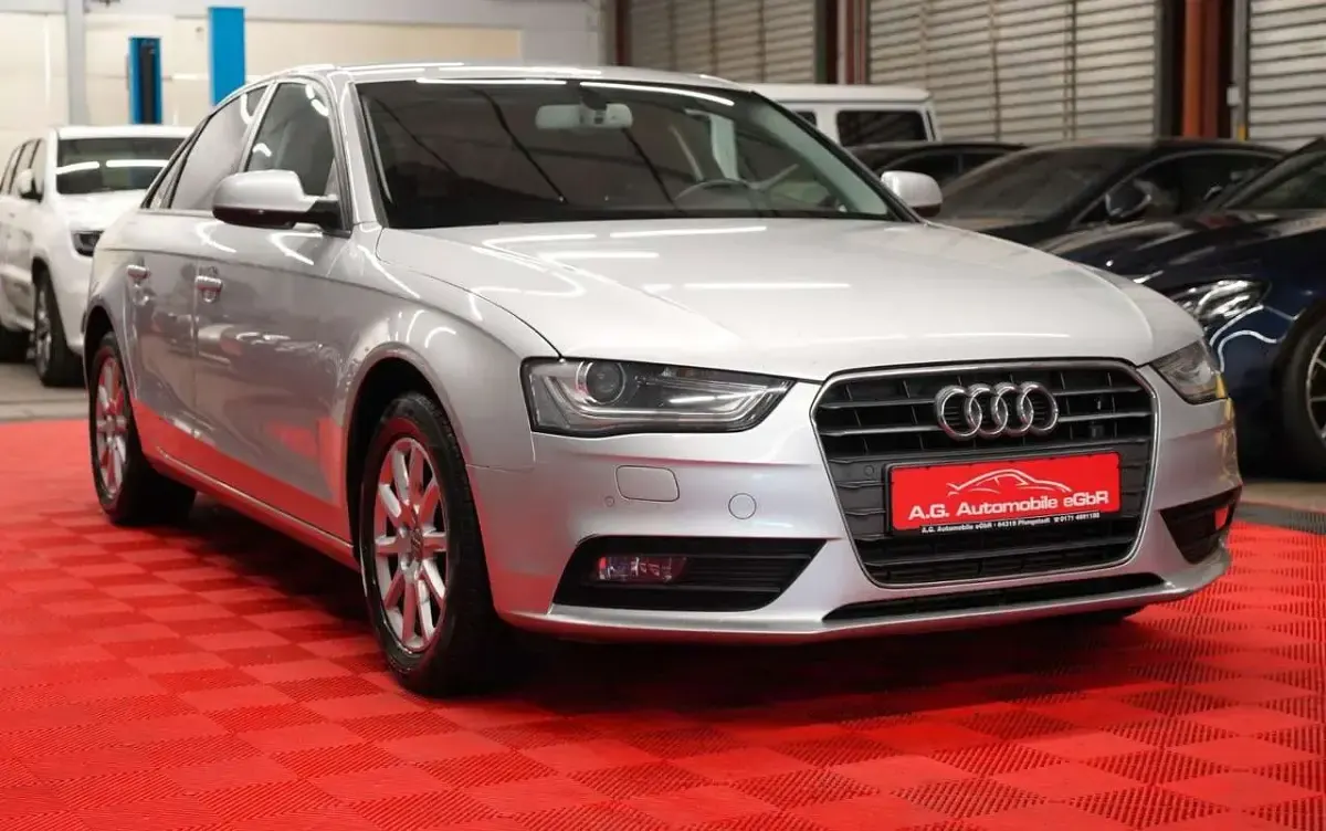 Używany Audi A4 Attraction 224 KM (164 kW) 2014 Srebrny Sedan/Limuzyna
