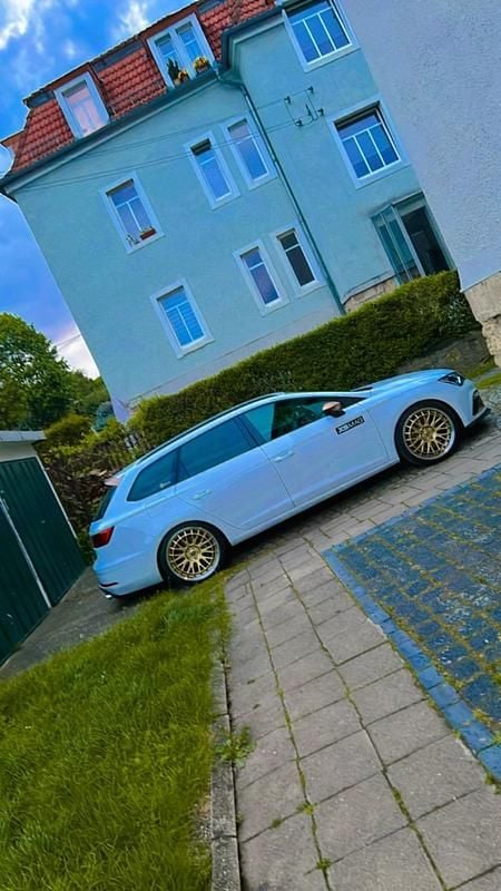 Weiß Gebraucht 2018 Cupra Leon Kombi | 22.500 € (Fairer Preis) - Bild 1/4