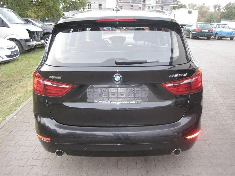 Gebraucht BMW 220 Advantage 190 PS (139 kW) 2015 Schwarz Limousine