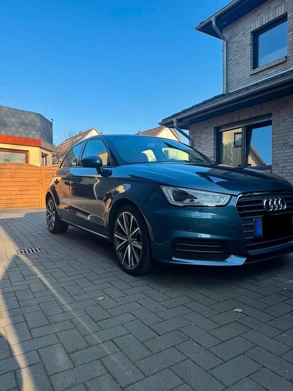 Gebraucht Audi A1 90 PS (66 kW) 2017 Blau Kleinwagen