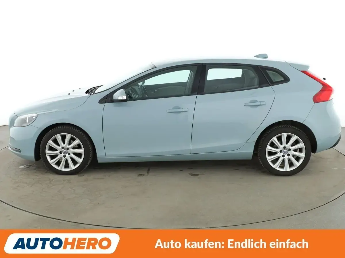 Gebraucht Volvo V40 122 PS (89 kW) 2016 Blau Limousine
