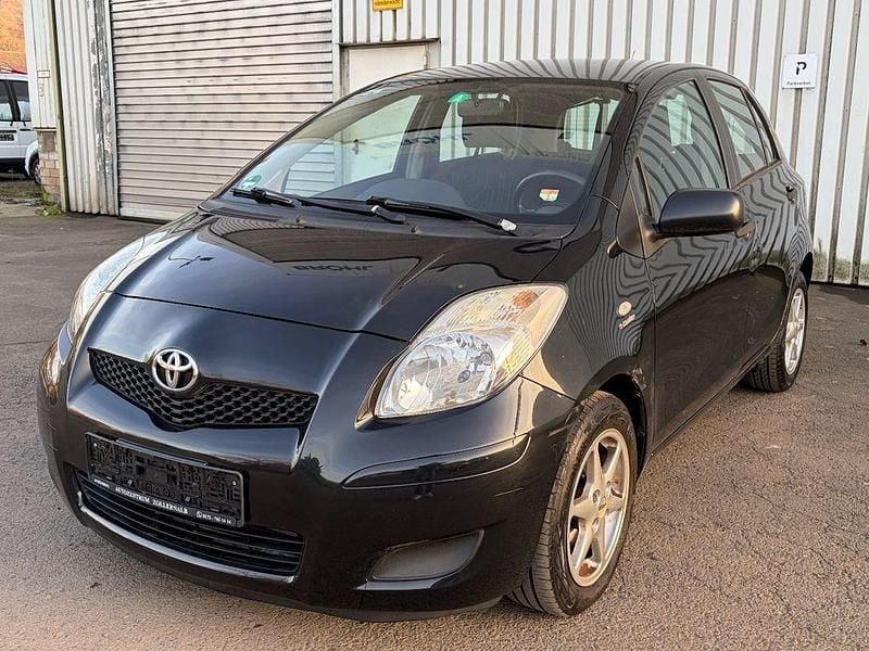 Schwarz Gebraucht 2009 Toyota Yaris Cool Limousine | 2.500 € (Superpreis) - Bild 1/4