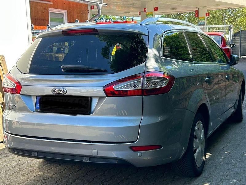 Grau Gebraucht 2011 Ford Mondeo Business Edition Kombi | 4.200 € (Superpreis) - Bild 1/4