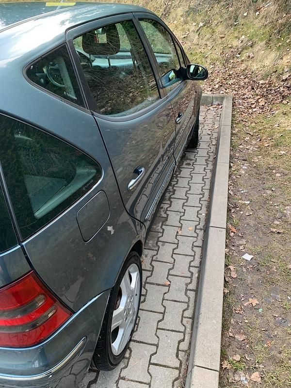 Gebraucht Mercedes 170 95 PS (69 kW) 2003 Blau Kleinwagen