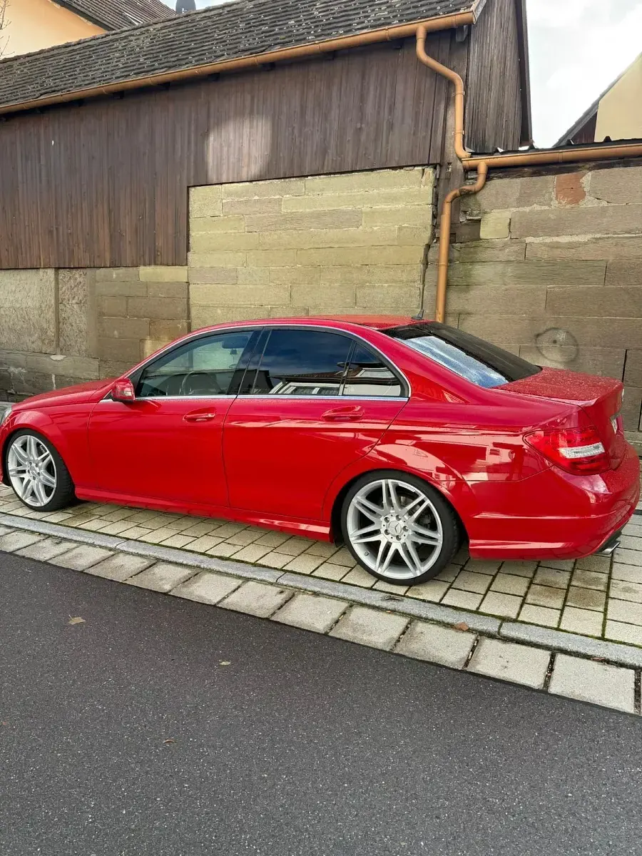 Gebraucht Mercedes C350 AMG 265 PS (194 kW) 2012 Rot Limousine
