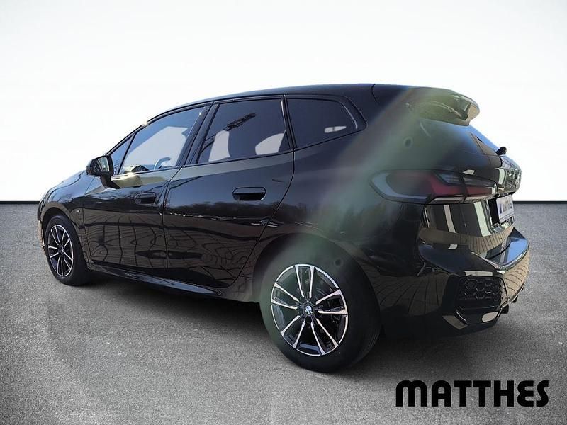 Gebraucht BMW 218 M Sport 150 PS (110 kW) 2024 Gruen Van / Kleinbus