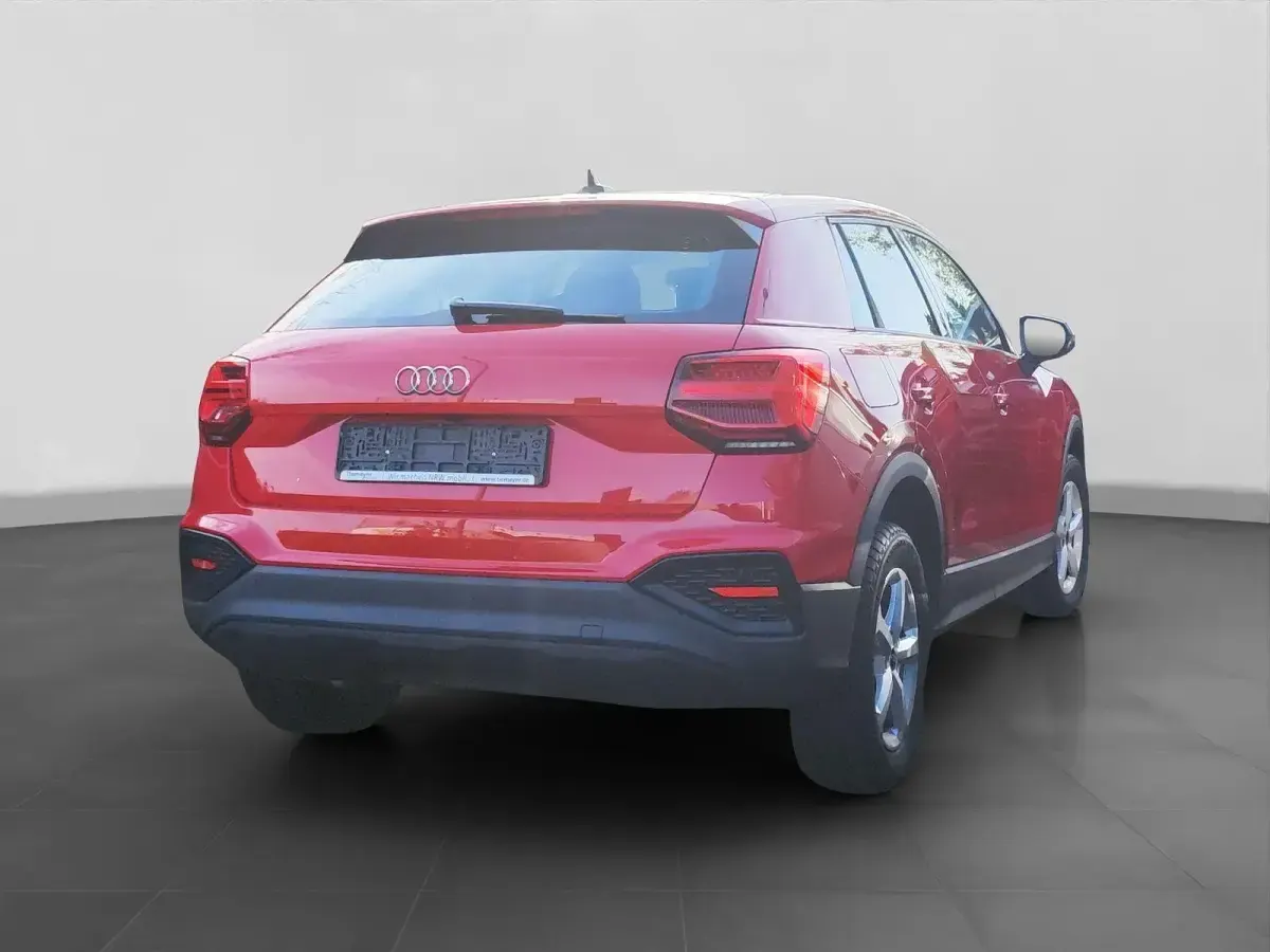Gebraucht Audi Q2 Comfort 116 PS (85 kW) 2022 Rot SUV