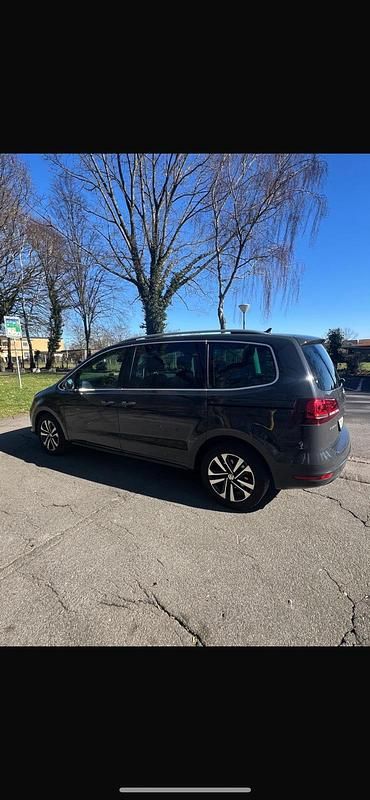 Gebraucht VW Sharan 150 PS (110 kW) 2019 Grau Van / Kleinbus