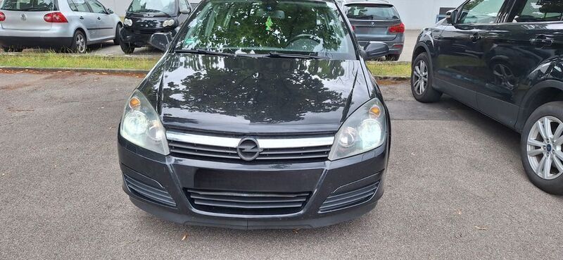 Schwarz Gebraucht 2004 Opel Astra Limousine | 2.100 € (Fairer Preis) - Bild 1/4