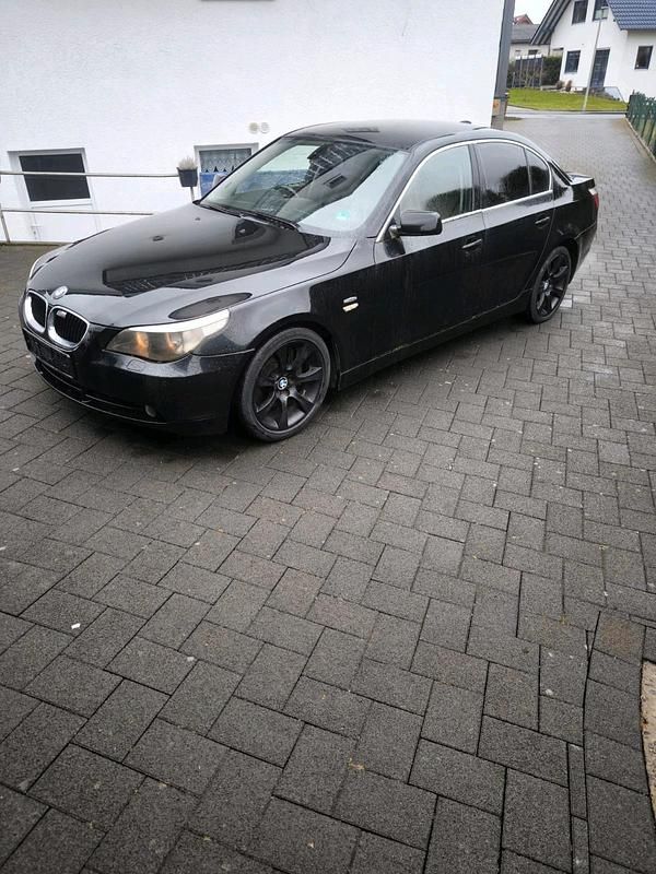 Second-hand BMW 535 2005 Negru Berlinǎ