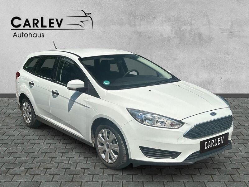 Frostweiß Gebraucht 2015 Ford Focus Kombi | 5.790 € (Fairer Preis) - Bild 1/4