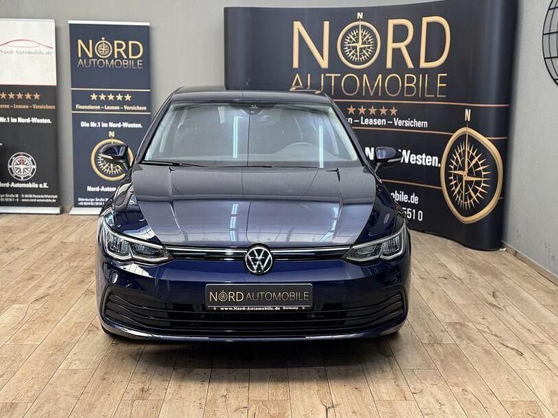 Gebraucht VW Golf VIII Life 131 PS (96 kW) 2022 Atlantic blue metallic (metallic) Limousine