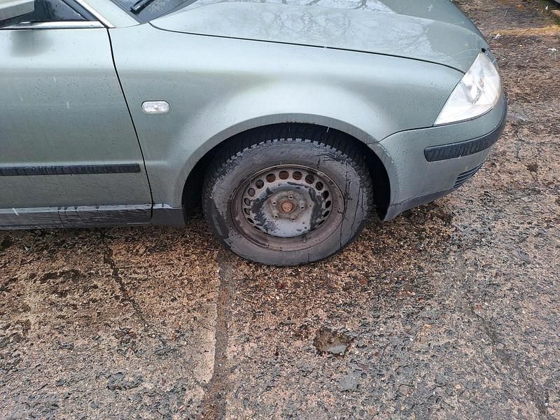 Gebraucht VW Passat 131 PS (96 kW) 2003 Grün Kombi