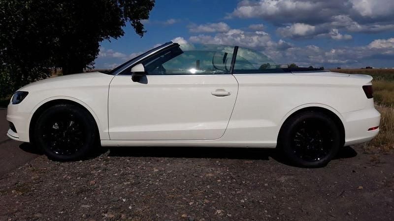 Gebraucht Audi A3 Cabriolet Attraction 150 PS (110 kW) 2014 Weiß Cabrio