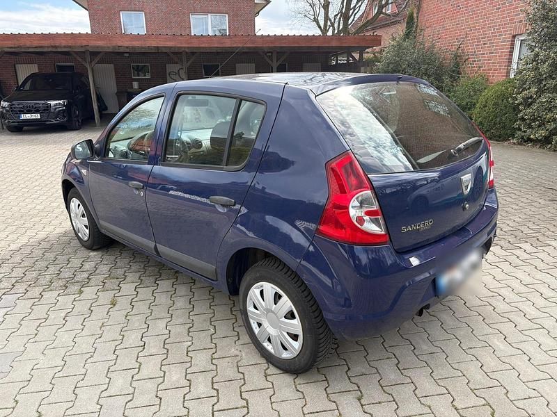 Gebraucht Dacia Sandero 74 PS (54 kW) 2009 Blau Kleinwagen