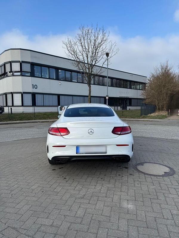 Gebraucht Mercedes C200 AMG line 184 PS (135 kW) 2016 Weiß Coupé