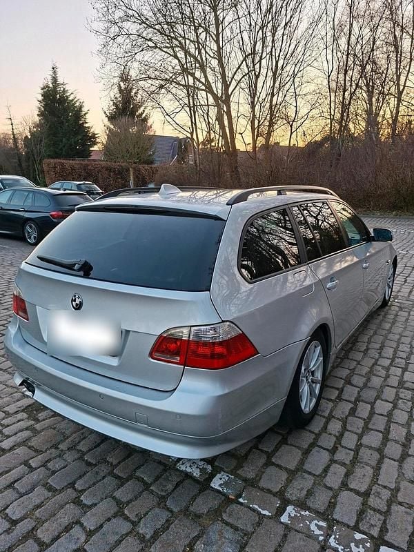 Gebraucht BMW 525 177 PS (130 kW) 2005 Silber Kombi