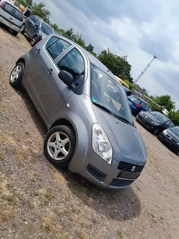 Gebraucht Suzuki Splash Comfort 65 PS (47 kW) 2009 Grau Kleinwagen