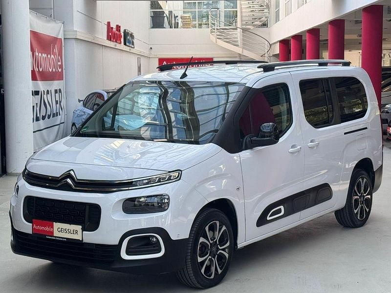Weiß Gebraucht 2023 Citroën Berlingo Shine Van / Kleinbus | 25.990 € (Fairer Preis) - Bild 1/4