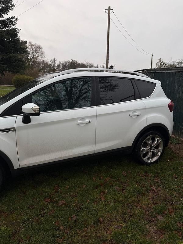 Gebraucht Ford Kuga 163 PS (119 kW) 2010 Weiß SUV