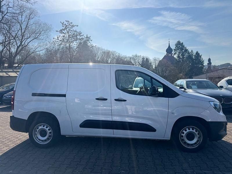 Gebraucht Opel Combo Edition 102 PS (75 kW) 2022 Weiß Van / Kleinbus