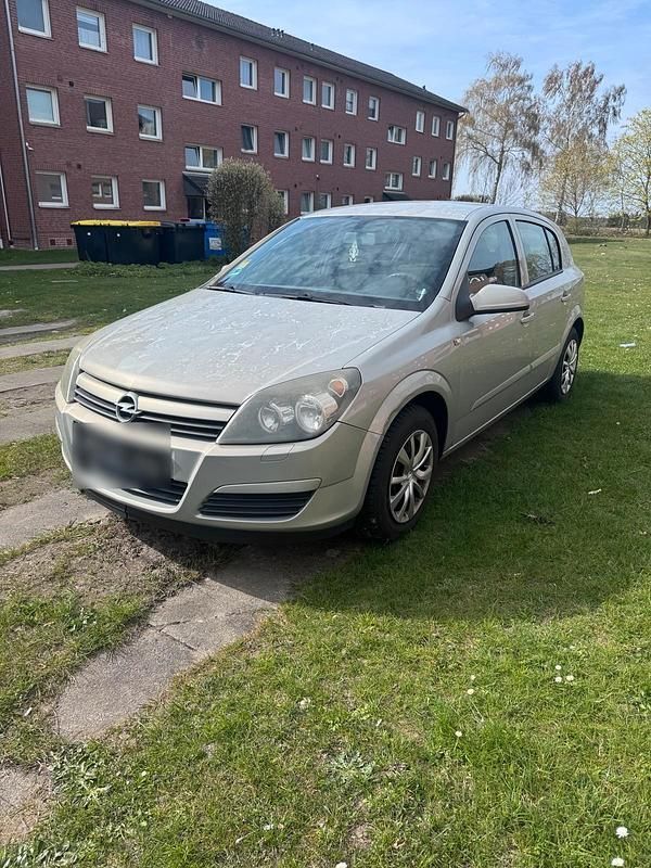 Gebraucht Opel Astra 105 PS (77 kW) 2005 Gold Kleinwagen