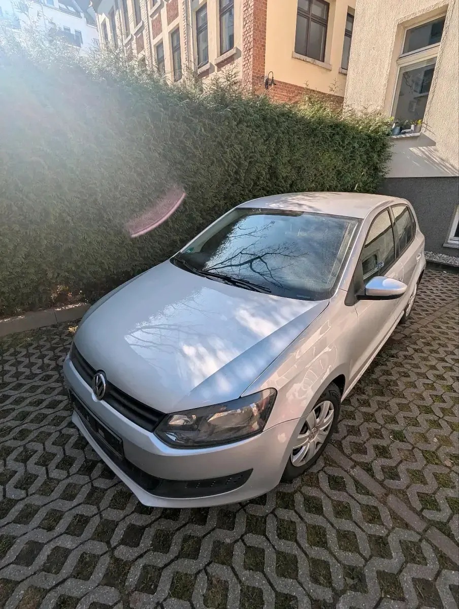 Gebraucht VW Polo 60 PS (44 kW) 2012 Silber Kleinwagen