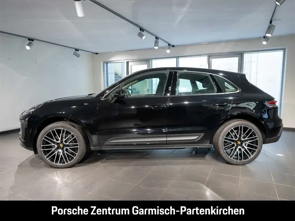 Gebraucht Porsche Macan 265 PS (194 kW) 2023 Schwarz SUV