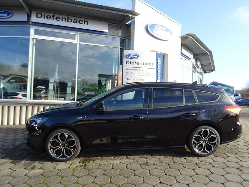 Gebraucht Ford Focus ST-Line 125 PS (91 kW) 2021 Obsidianschwarz metallic Kombi