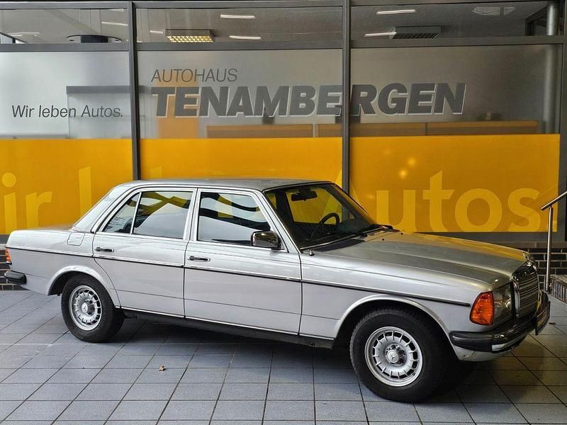 Gebraucht Mercedes 200 109 PS (80 kW) 1983 Silber Limousine