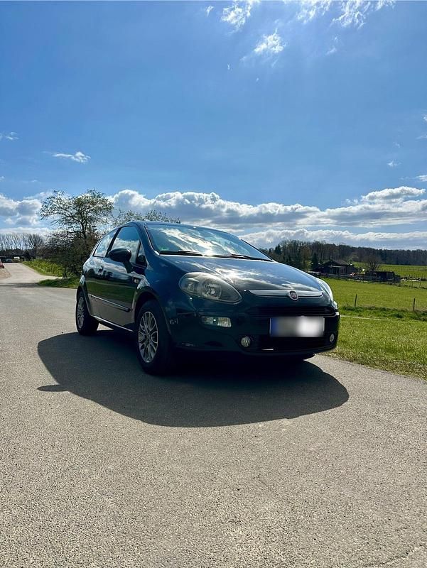 Gebraucht Fiat Punto Evo 69 PS (50 kW) 2011 Blau Kleinwagen