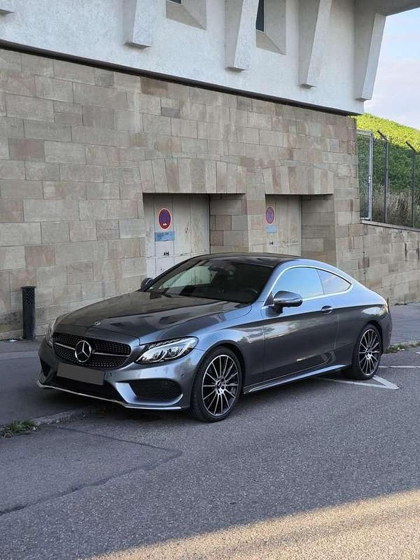 Grau Gebraucht 2016 Mercedes C220 AMG Coupé | 27.000 € (Teuer) - Bild 1/4