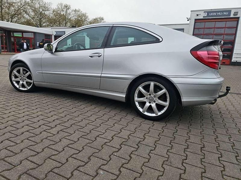 Gebraucht Mercedes C230 192 PS (141 kW) 2002 Silber Coupé