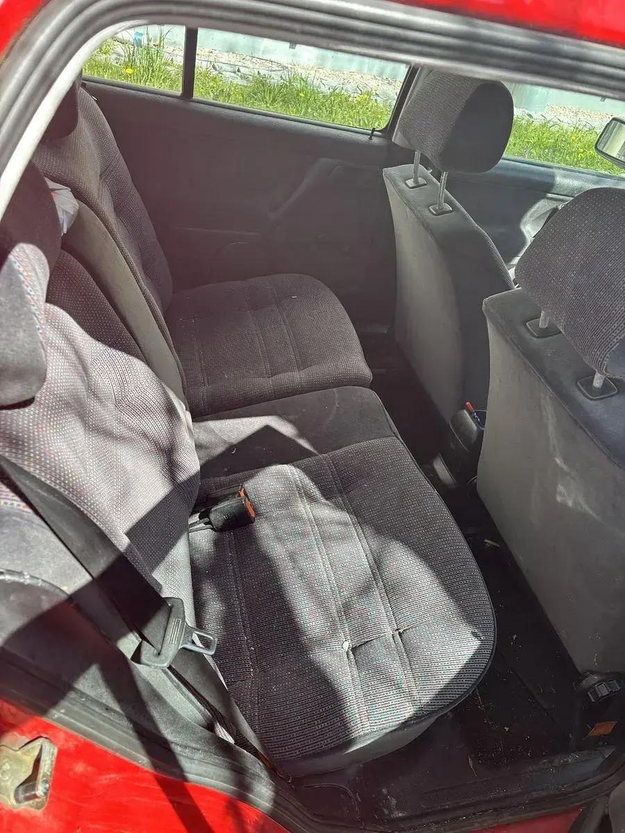 Gebraucht VW Vento 75 PS (55 kW) 1996 Rot Limousine