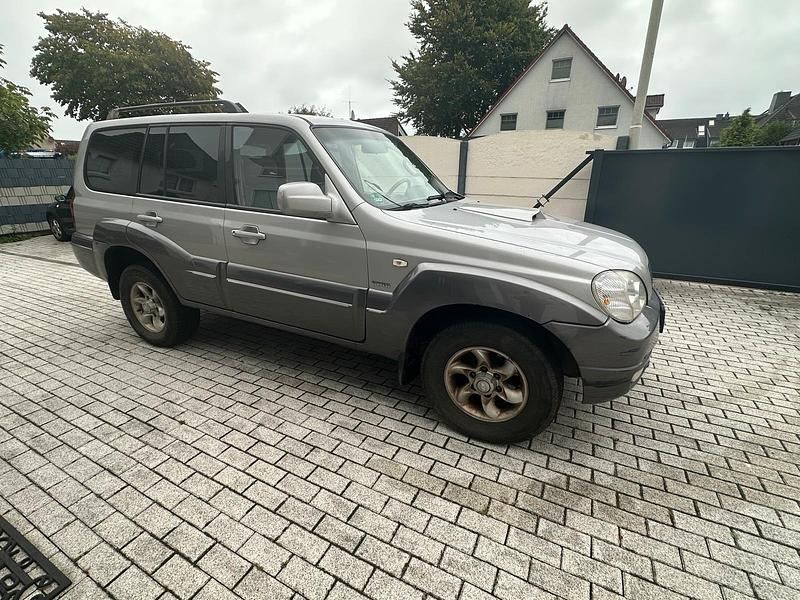 Silber Gebraucht 2005 Hyundai Terracan SUV | 2.750 € (Fairer Preis) - Bild 1/4