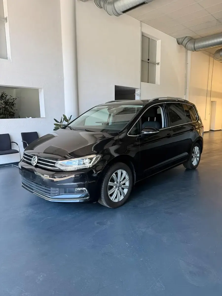 Gebraucht VW Touran Highline 150 PS (110 kW) 2017 Schwarz Van / Kleinbus