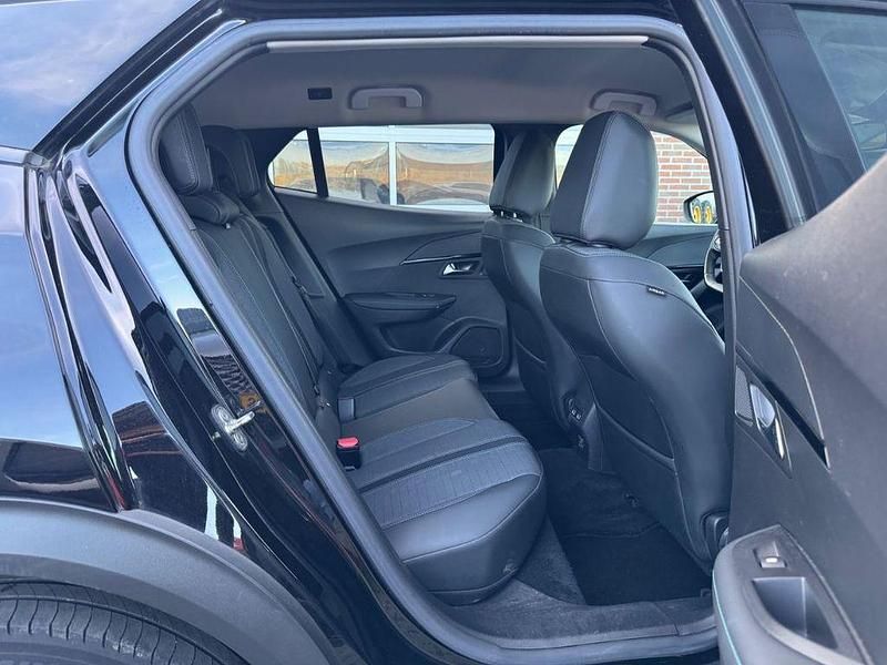 Gebraucht Peugeot e-2008 Allure 100 kW (136 PS) 2020 Schwarz SUV